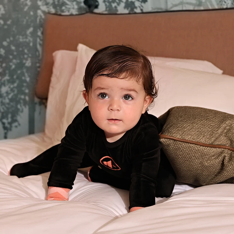 Conjunto familiar a juego: pijamas, vestido y mameluco para niños - imagen 5