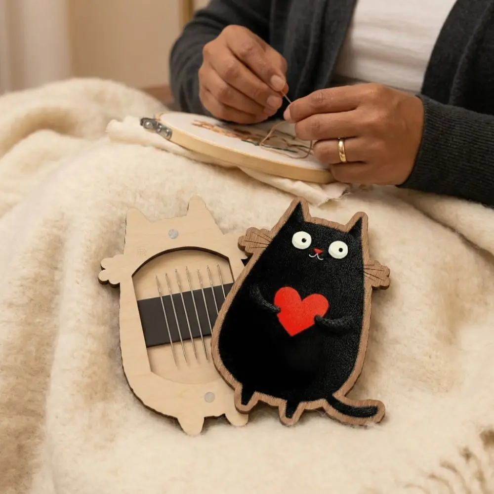 Caja de costura infantil magnética en madera con gato y hilo