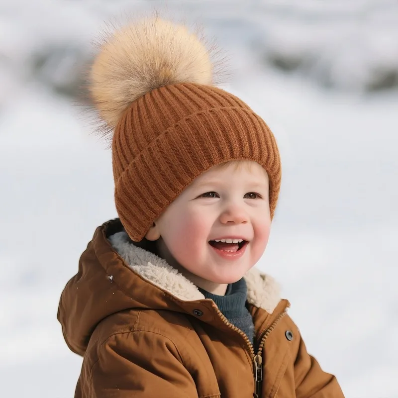 Gorro de punto estético sencillo INS para niños con pompón de piel sintética, hilo suave, Color sólido, raya fina, gorro de ganchillo para niños de 3 a 8 años - imagen 3