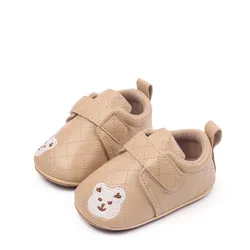 Bonitos zapatos de bebé de dibujos animados 2025 nueva primavera otoño suela de goma antideslizante primeros caminantes mocasines infantiles para niños zapatos