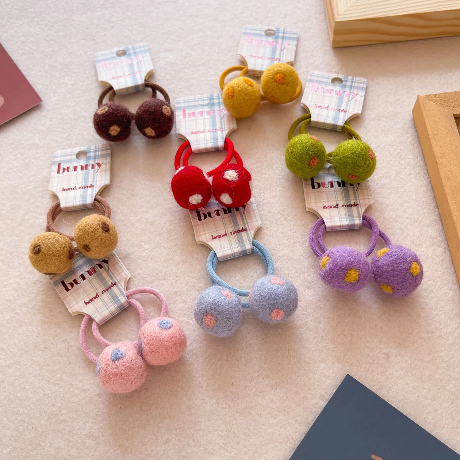 Diademas para bebé con bola colorida de fieltro de lana Simple de estilo coreano, bandas de goma bonitas Kawaii para niños, accesorios para el cabello para niñas pequeñas - imagen 2