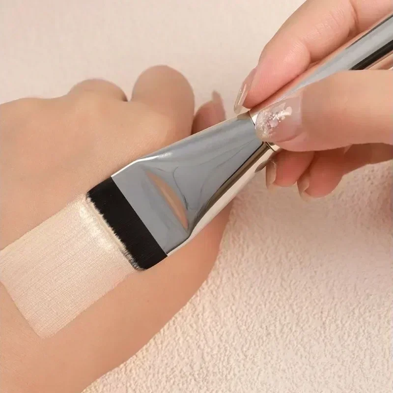 Brocha ultrafina para base, brocha para contorno de cara ligera y delgada, brocha para contorno plano, brochas de maquillaje en crema para mezclar bases