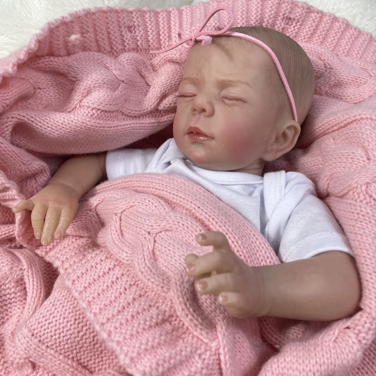 Luise - Muñeca Reborn con piel 3D y venas visibles - imagen 3