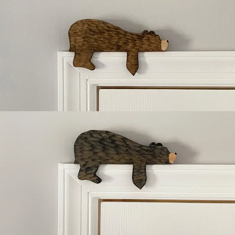Adorno superior de puerta infantil con osito madera marrón y negro