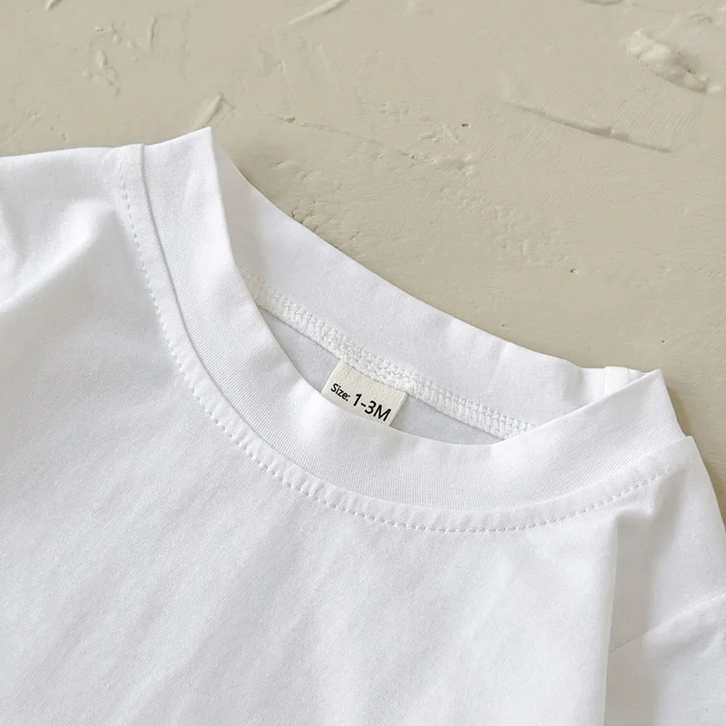 Camiseta de bebé verano blanca holgada de algodón ligera y cómoda