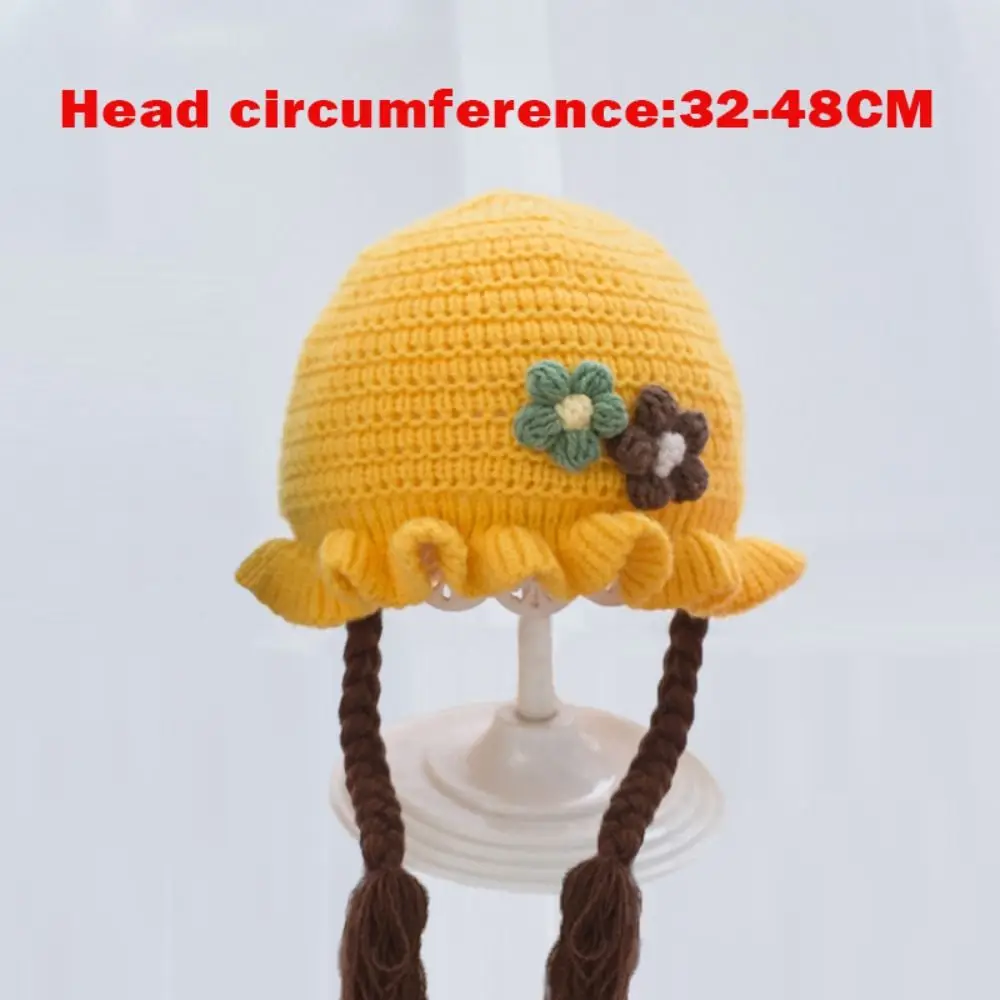 Gorro de lana con detalle floral frontal