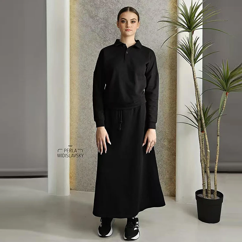 Conjunto de otoño para niña con sudadera y falda negra - imagen 4