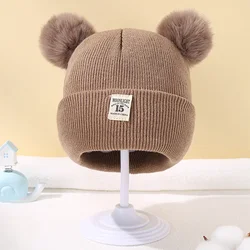 Gorro de invierno para bebé con pompón – cálido, suave y cómodo