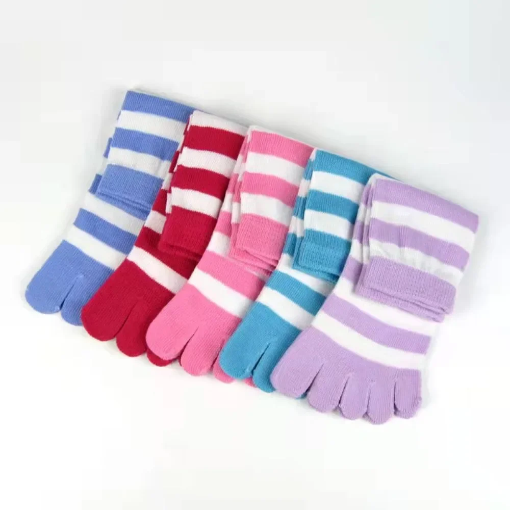 3/6 pares de zapatillas de suelo suaves de Color aleatorio, medias de moda para mujer, calcetines de punta separados para niñas, calcetines de algodón a rayas - imagen 5