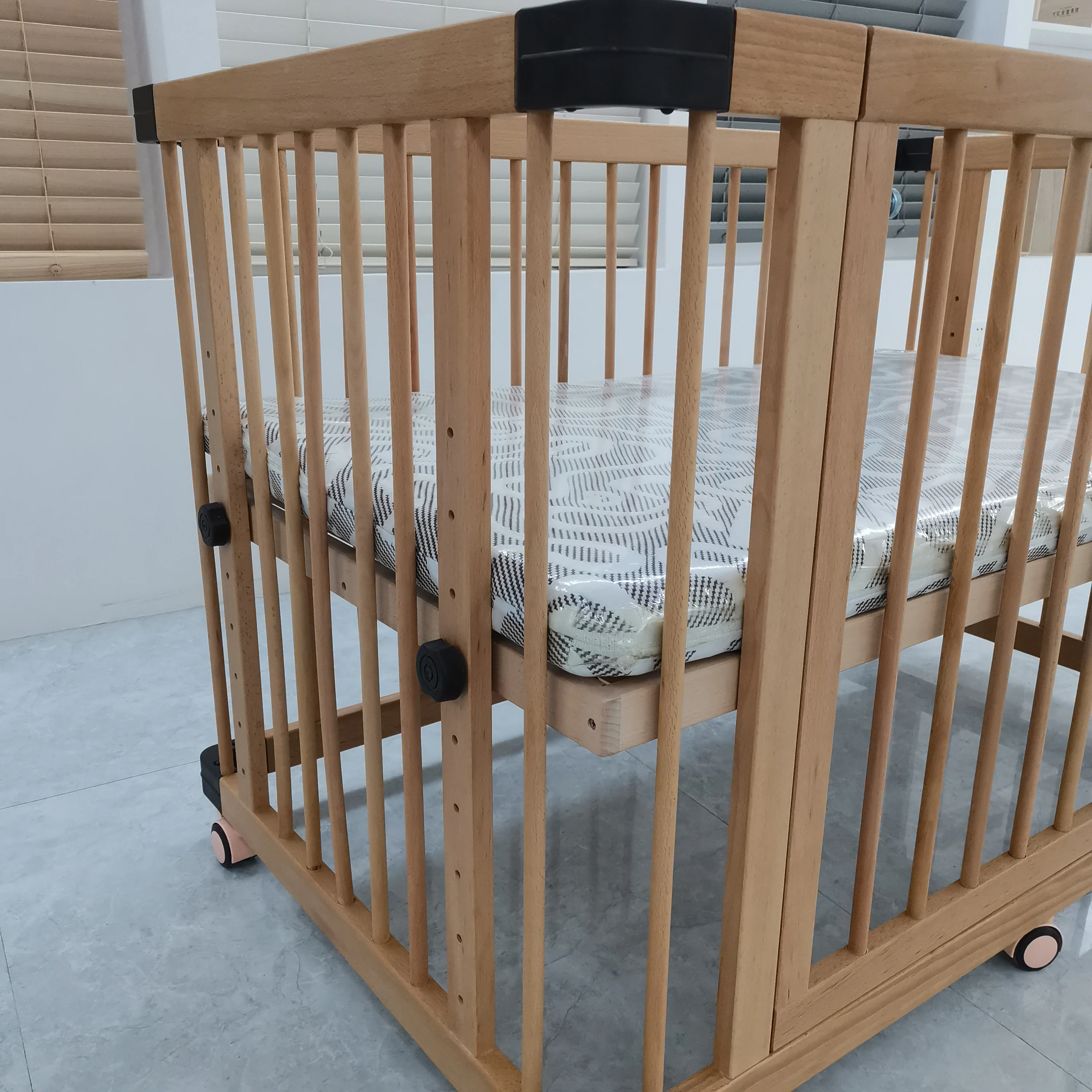 Precio de fábrica, nueva cuna de seguridad de madera para bebé, gran oferta, cama de seguridad de madera maciza de pino para dormir - imagen 5