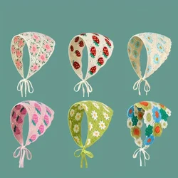 Diadema triangular de punto para niña – Estampado de fresa