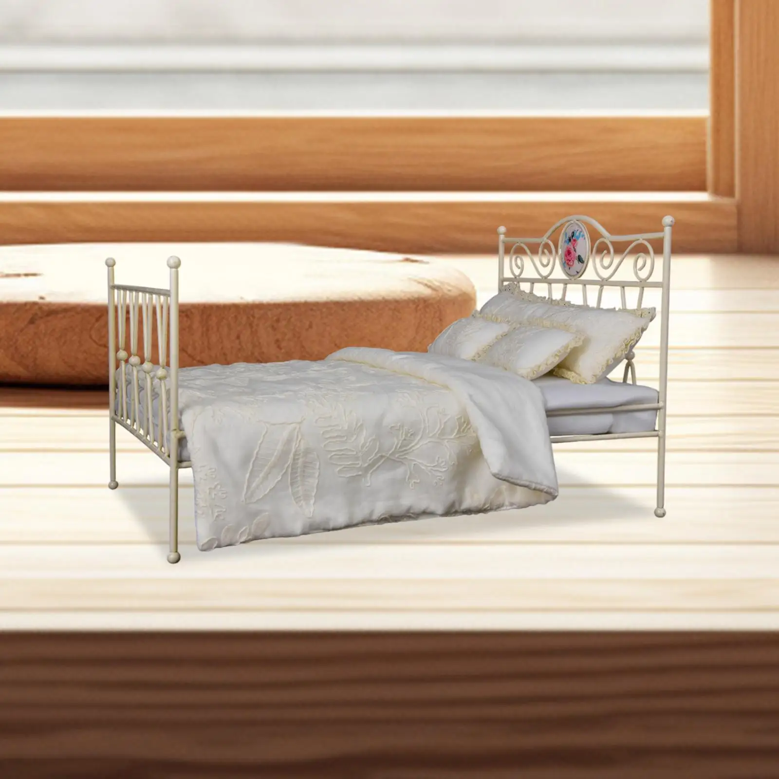 1:6 Iron Bed with Mattress for Landscape Decorations Gift Micro Landscape
