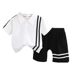 Conjunto verano bebé: camiseta y shorts - Estilo sport