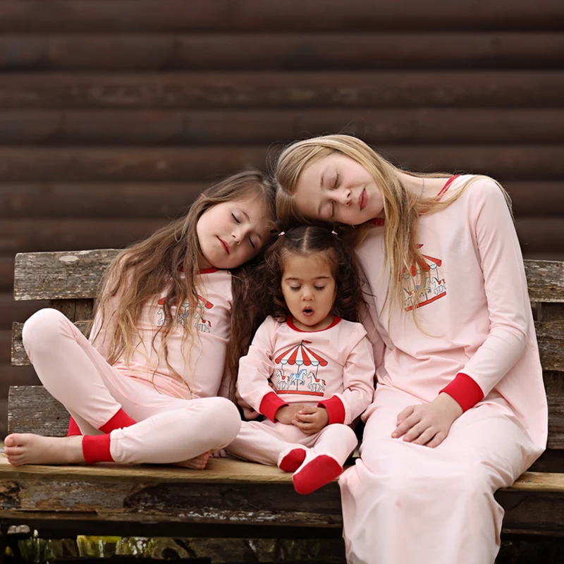 Pijamas de verano a juego para hermanos con estampado carrusel - imagen 3