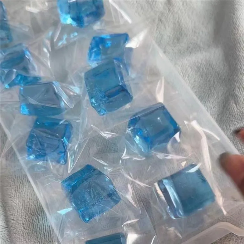 Juguete antiestrés fidget tipo Mochi con forma de cubo blando - imagen 4
