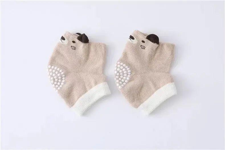 Khaki bear