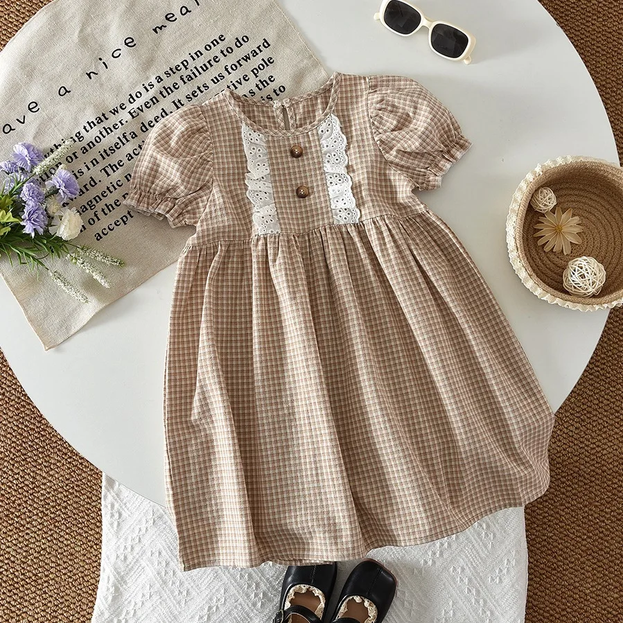 Vestido informal de estilo universitario de verano para niñas, versión coreana, vestido de manga corta con retazos de encaje para niños