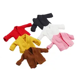 Jersey de punto caramelo artesanal para muñeca de niña