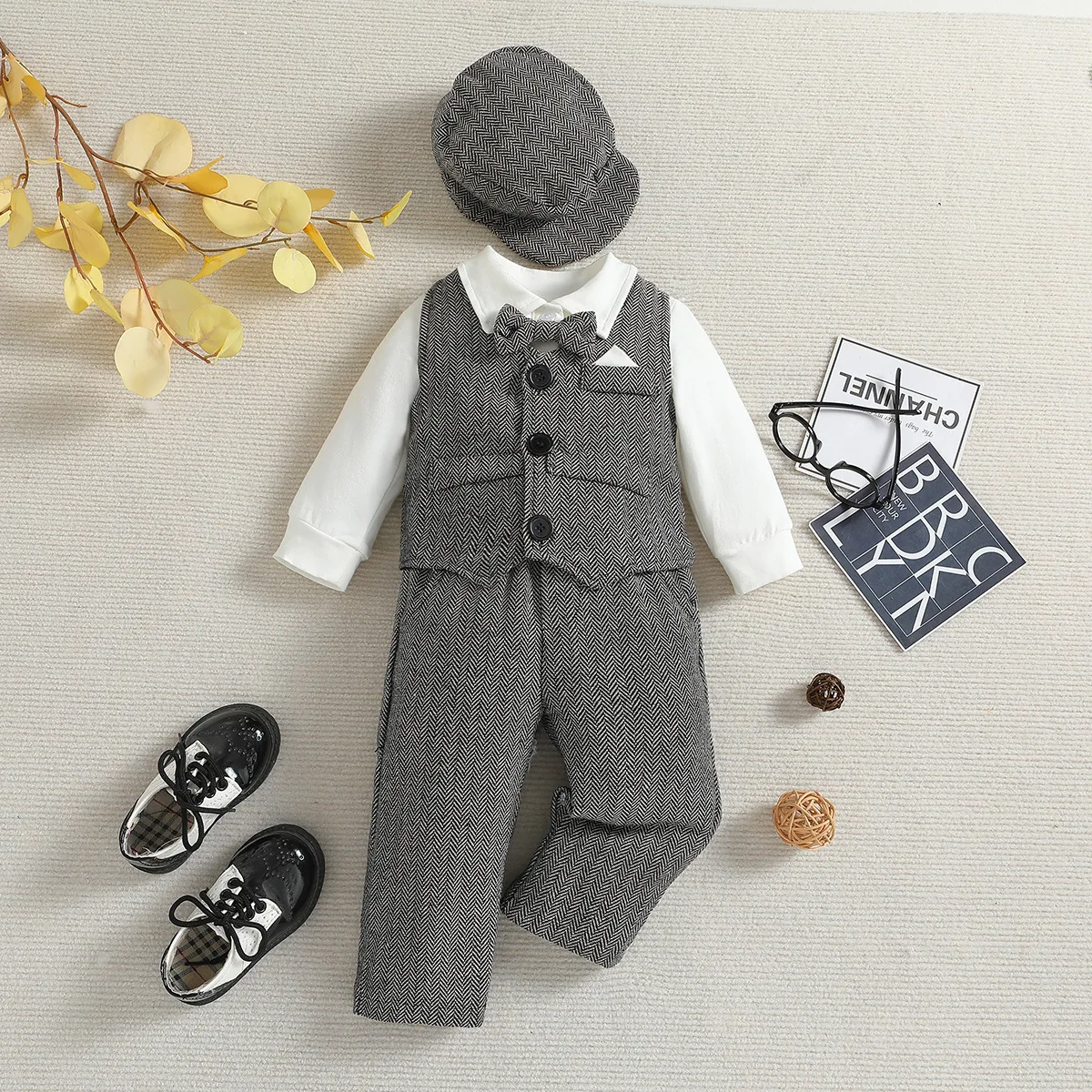 Conjunto bautizo niño con americana, chaleco y pantalón - imagen 5