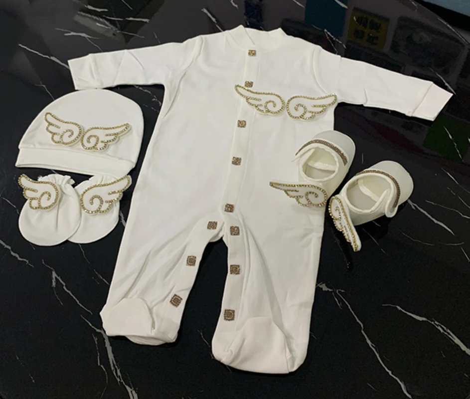 wings gold button