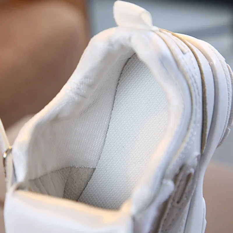 Zapatillas deportivas de cuero para bebés y niños pequeños - imagen 4