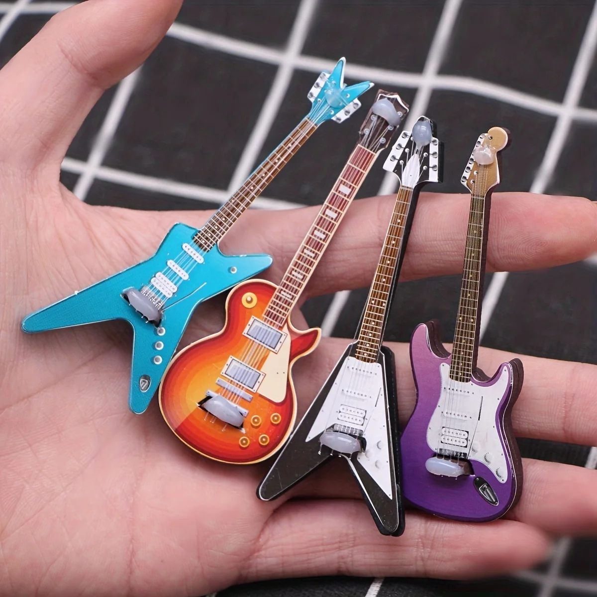 Mini guitarra eléctrica de simulación, accesorios de escena en miniatura a juego, modelo de casa de muñecas, 1/4 Uds. - imagen 4