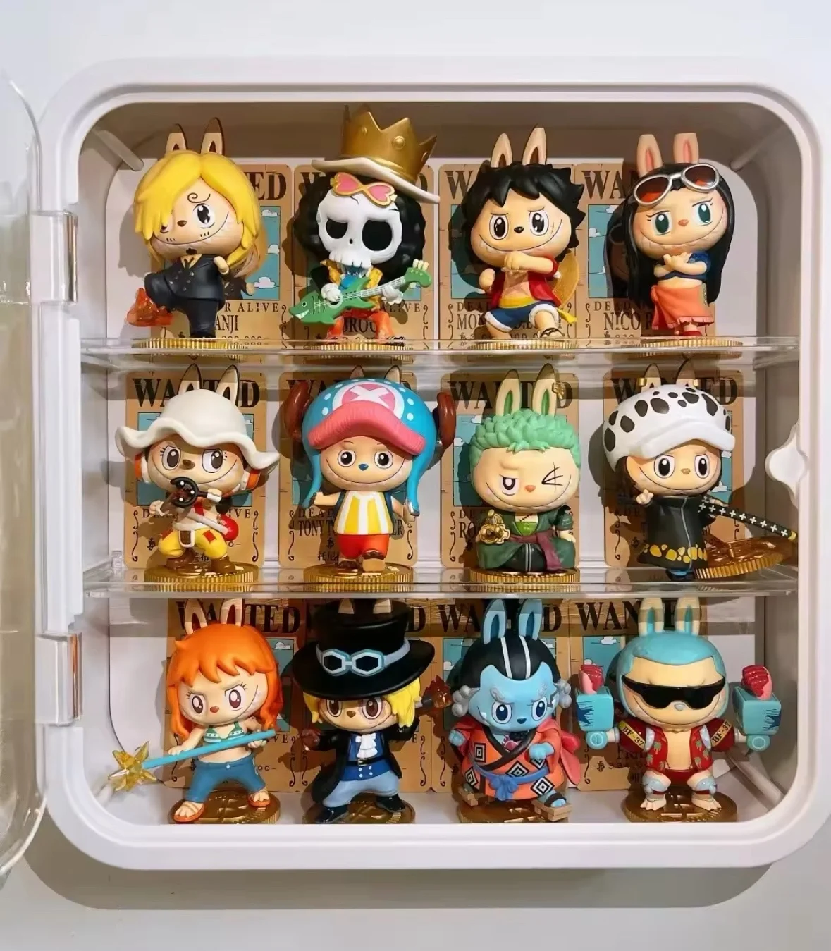 Detalles de la figura en caja original