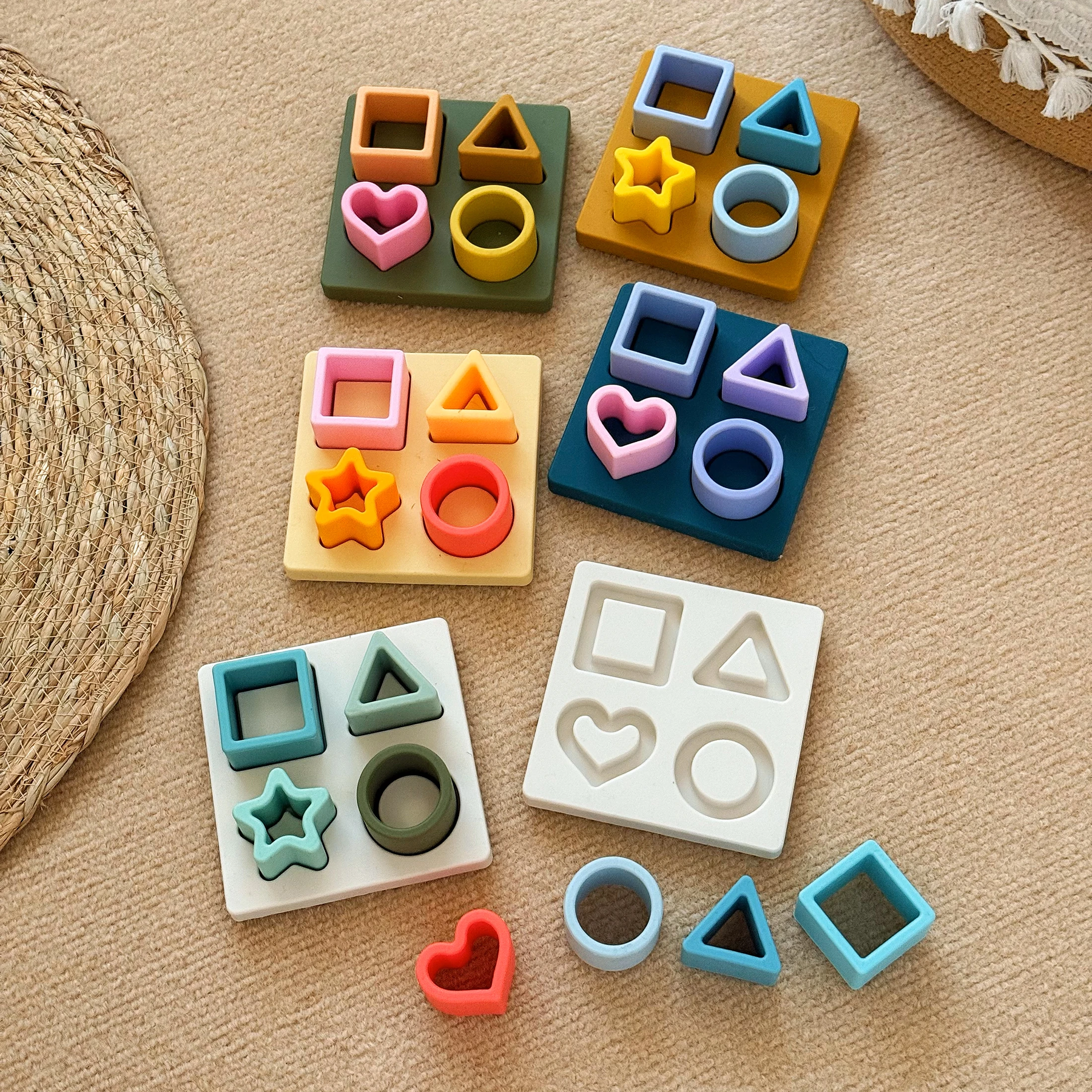 1 Juego de juguete mordedor para bebé sin BPA de Color, tablero de rompecabezas sensorial Montessori, juguete para masticar geométrico de silicona, juguete de aprendizaje de 0 a 3 años - imagen 3