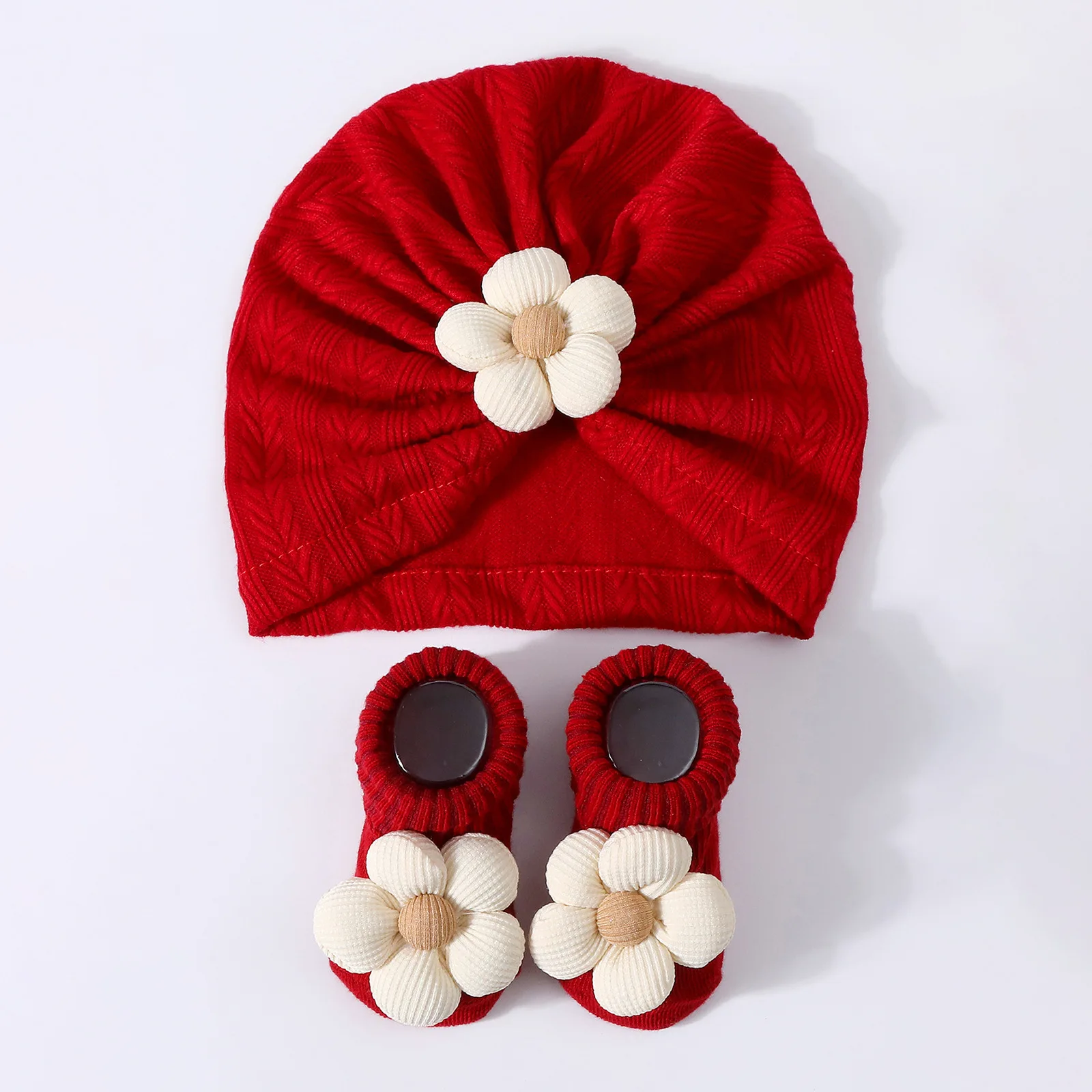 Set de gorros florales y calcetines para bebé recién nacido - imagen 3
