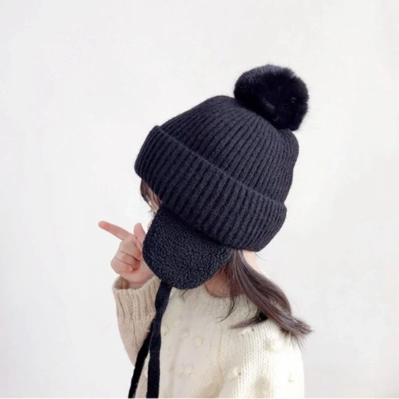 Gorro de bebé de 2-8T, gorro con pompón grande con orejeras, gorro tejido de lana de felpa para niños y niñas, accesorios gruesos y cálidos para invierno - imagen 4