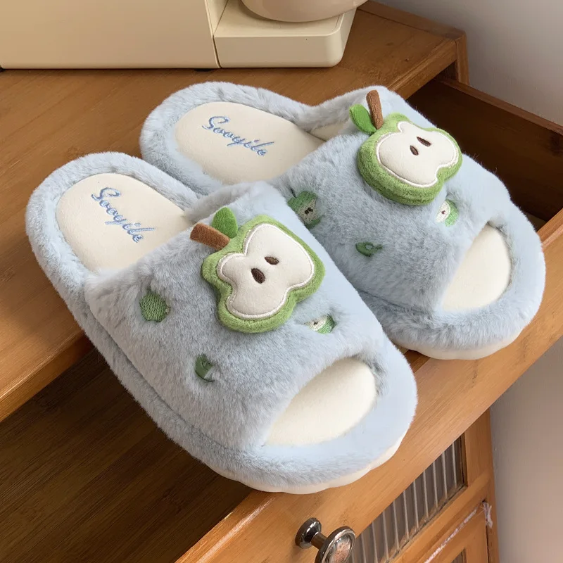 Nuevas zapatillas bonitas de algodón con dibujos de manzana para mujer, zapatos de casa para otoño e invierno, chanclas mullidas de interior antideslizantes de piel sintética cálidas para niñas - imagen 3