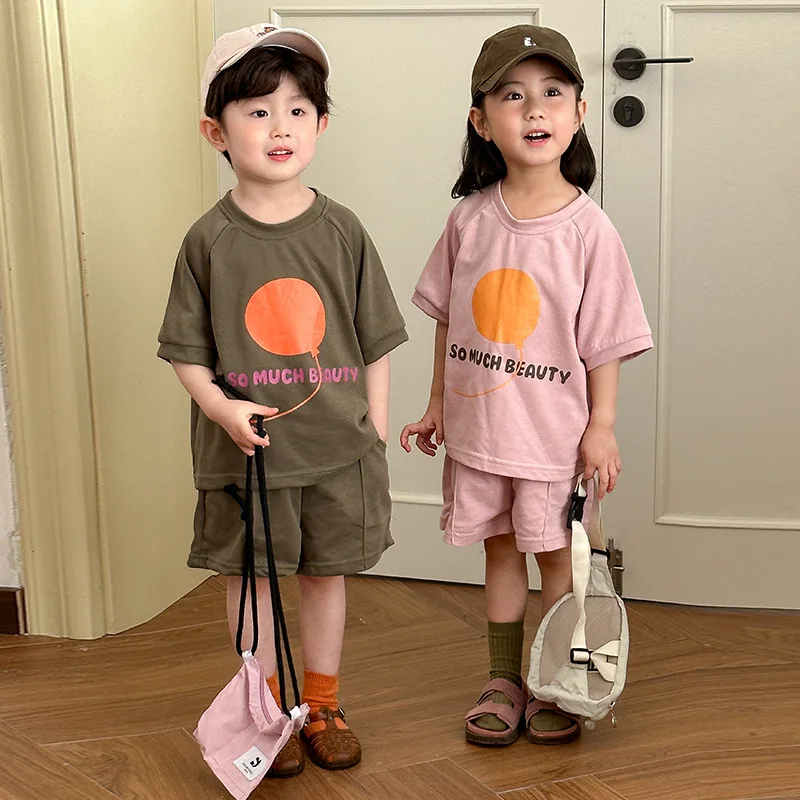 Conjuntos de verano para hermano y hermana, camiseta deportiva holgada lisa de manga corta y pantalones cortos, conjunto de ropa de algodón para niña y niño de 2 uds.