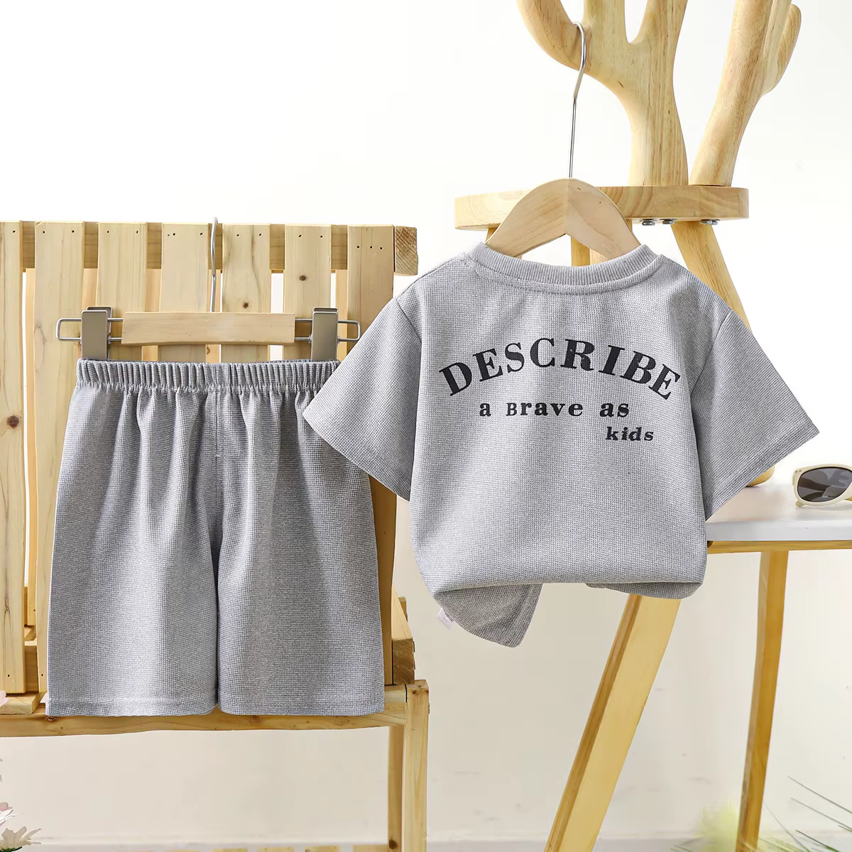 Conjunto de verano para niño: camiseta y pantalón corto - imagen 2
