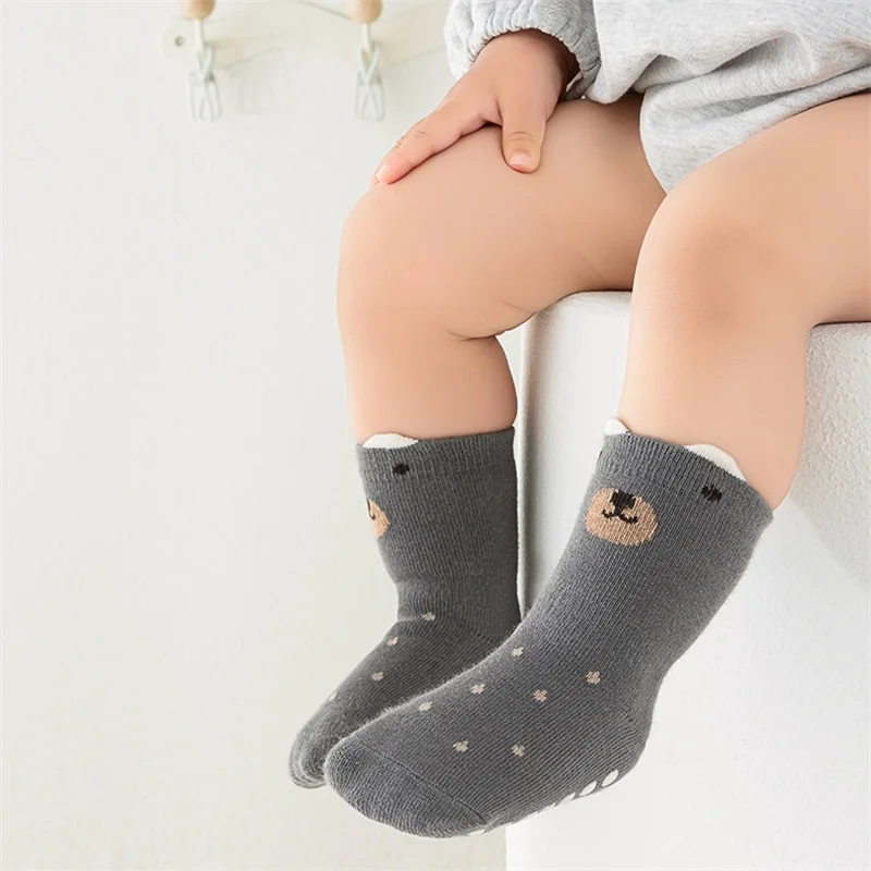 1/5 pares de calcetines de suelo para bebés y niños, calcetines suaves de algodón con dibujos animados para niños pequeños, calcetines cortos antideslizantes para interiores para primavera y otoño de 0 a 5 años - imagen 2