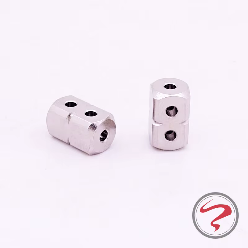 Amortiguador metálico Mini 4WD con ala central para niños
