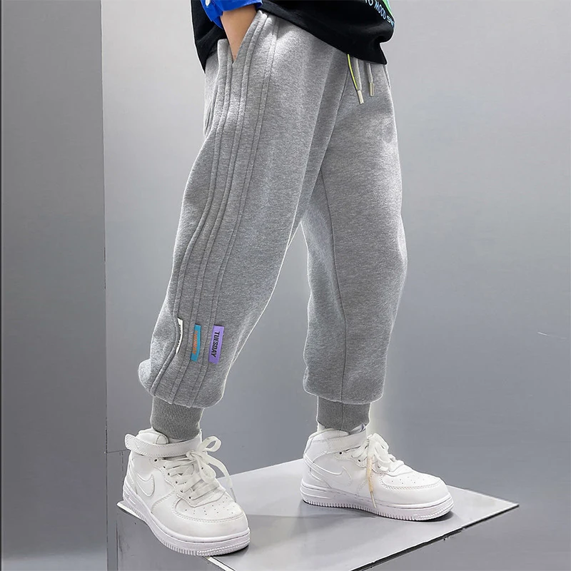 Pantalones anchos de rayas para niños