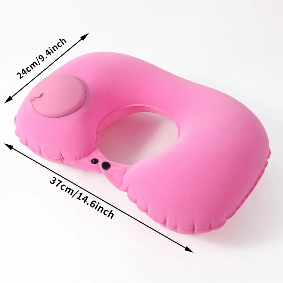 Almohada utilizada en un entorno de acampada con niños