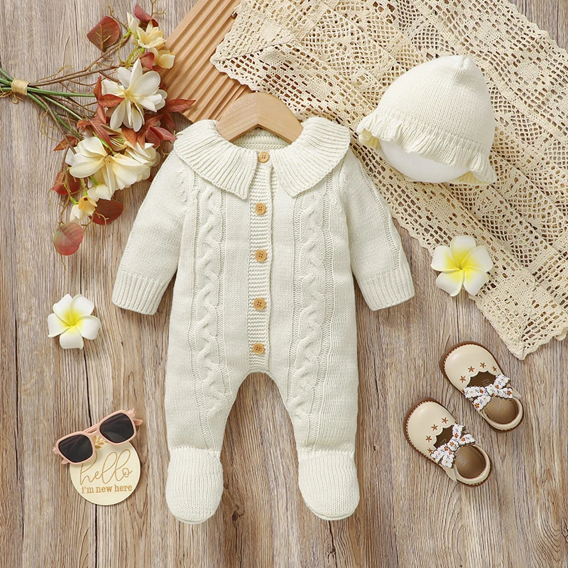 Peleles de invierno beige en punto para niñas con sombrero incluido