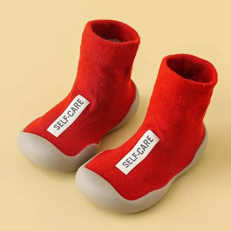 Nuevos zapatos para bebés pequeños, zapatos con etiqueta de tela para bebés, calcetines altos cálidos para interiores, zapatos para bebés, zapatos para niños recién nacidos - imagen 3