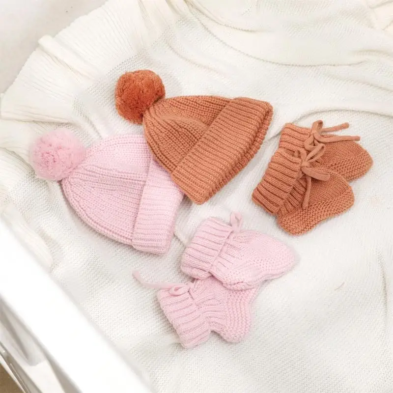 Conjunto de bebé gorro y calcetines de punto para otoño-invierno