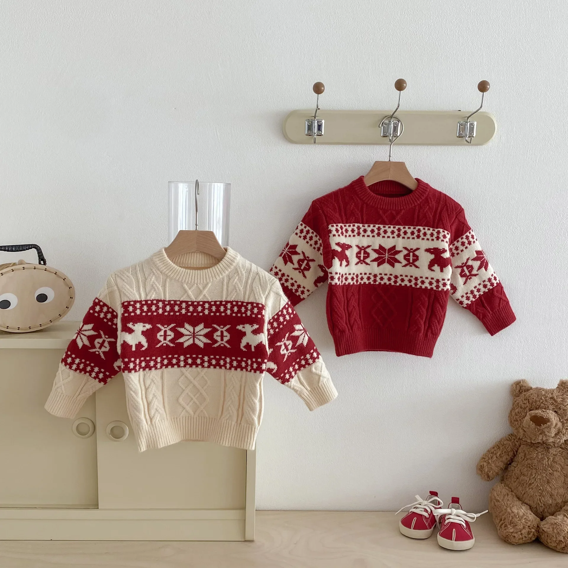 Jersey navideño infantil de punto con copos de nieve - imagen 3
