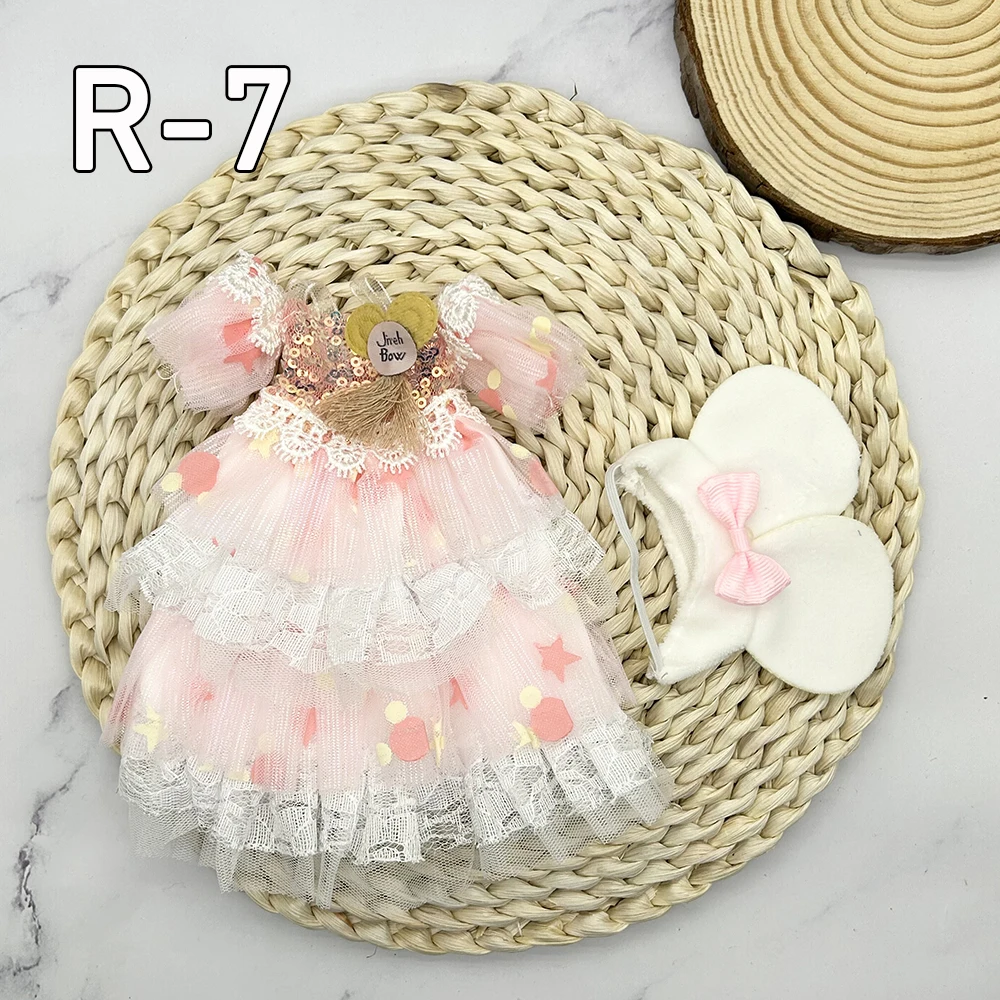 R-7 clothes
