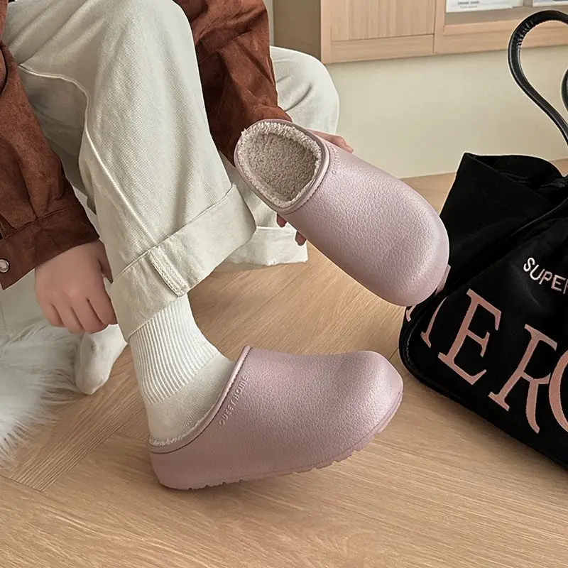Zapatillas de invierno impermeables para mujer, zapatos de casa de felpa cálidos antideslizantes, chanclas de algodón cómodas EVA suaves para interiores y exteriores para Unisex - imagen 2
