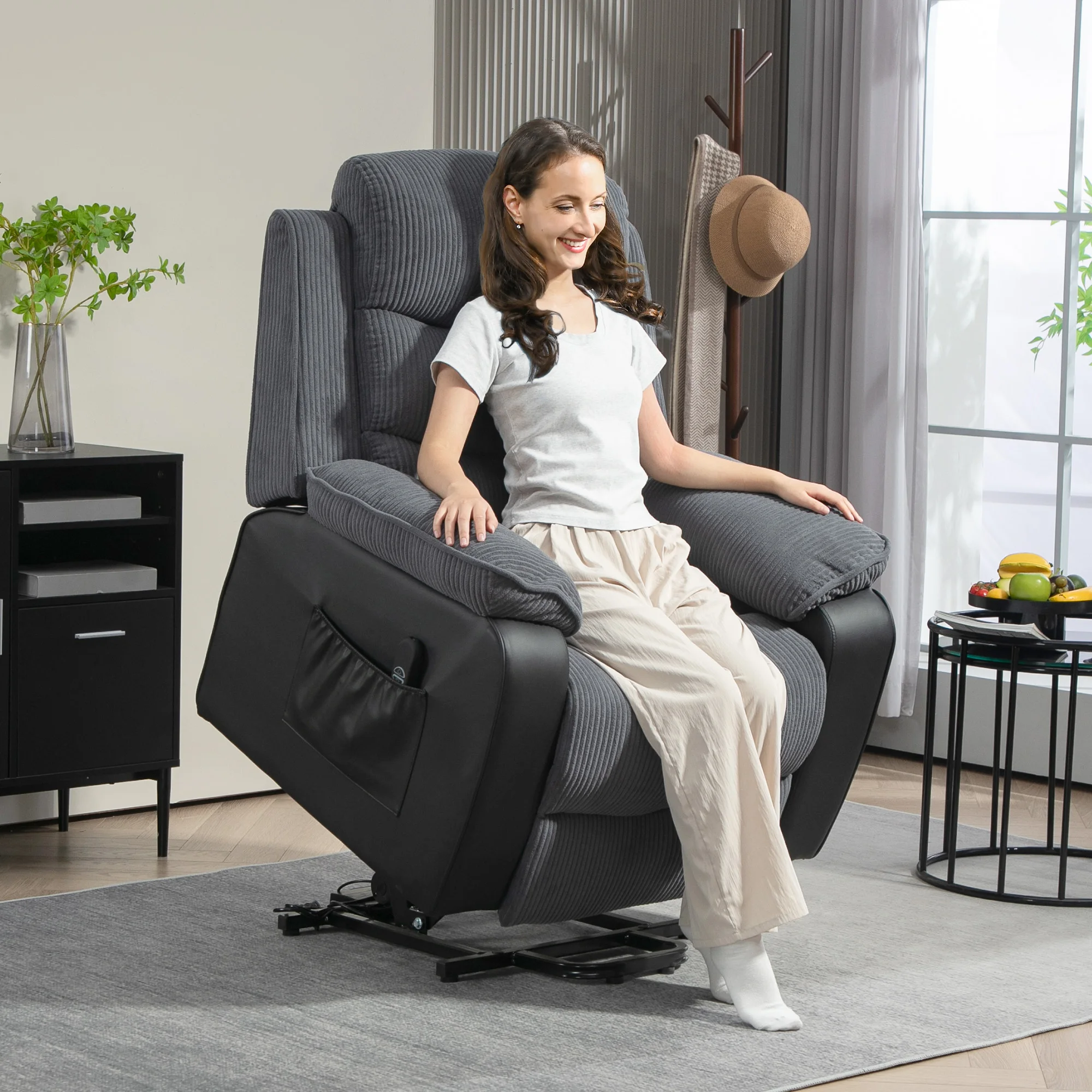 HOMCOM Sillón Relax Reclinable Eléctrico Sillón Levanta Personas con Mando a Distancia Puerto USB Reposapiés y Bolsillos Laterales Sillón Elevador para Salón Dormitorio Gris Oscuro