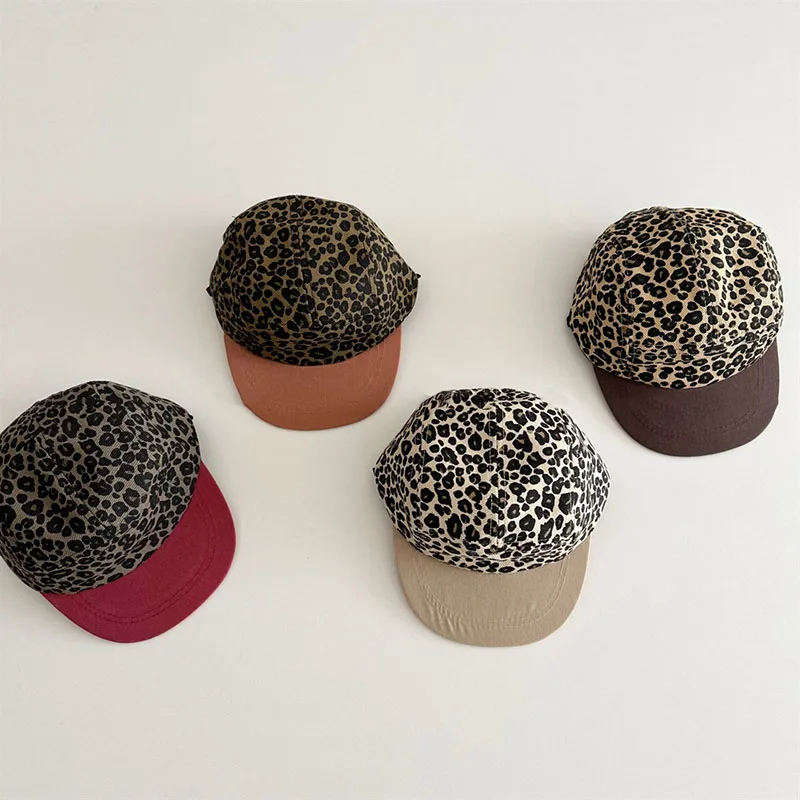 Gorra plana de primavera con estampado leopardo ajustable para niños - imagen 3