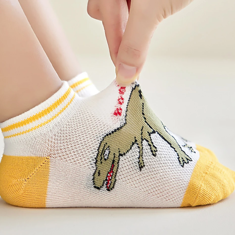 5 pares de calcetines finos y transpirables con dibujos de dinosaurios para niños, adecuados para primavera y verano, malla para clima fresco, diseño máximo y cómodo - imagen 4
