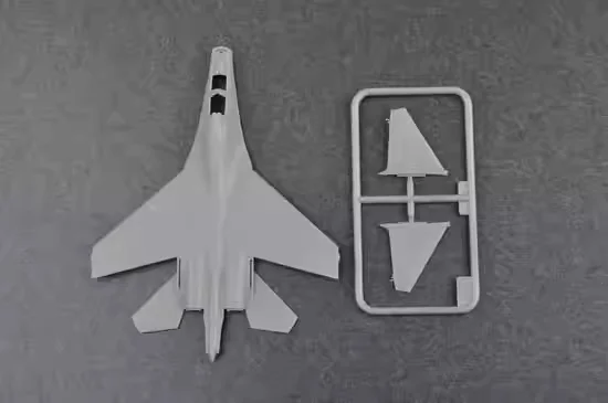 Detalle de las piezas del kit antes del ensamblaje