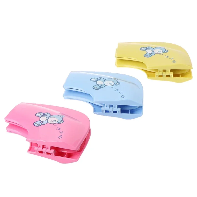 Asiento para orinal plegable de viaje para bebé, asiento de entrenamiento para el baño portátil para niños pequeños, orinal de viaje, cojín asistente de orina - imagen 5