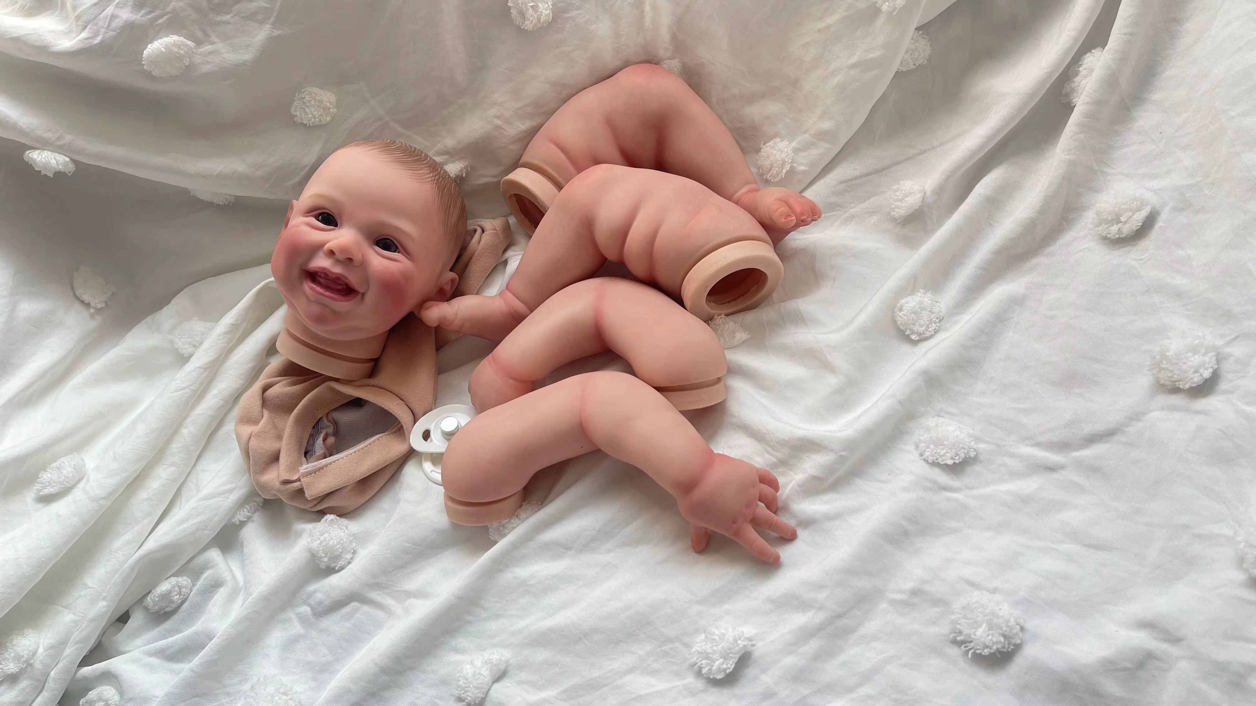 Muñeca Reborn NPK Smile Harper 20'' pintada, piel 3D con venas - imagen 5