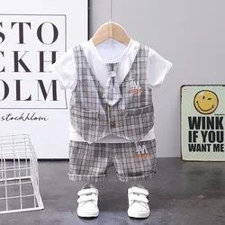 Conjunto verano bebé de cuadros con camiseta y pantalón corto